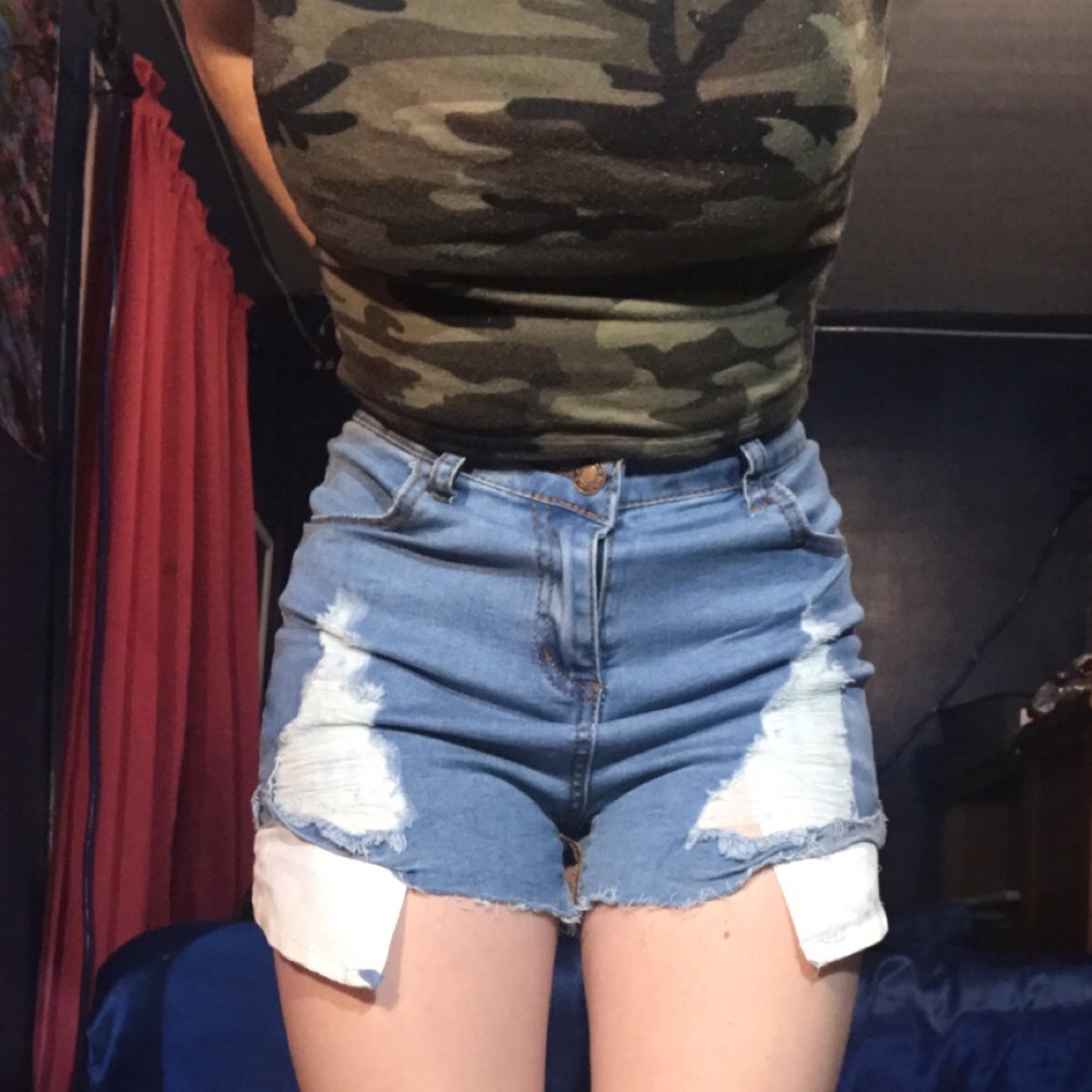 Color Collections Shorts - Picture 4 of 4